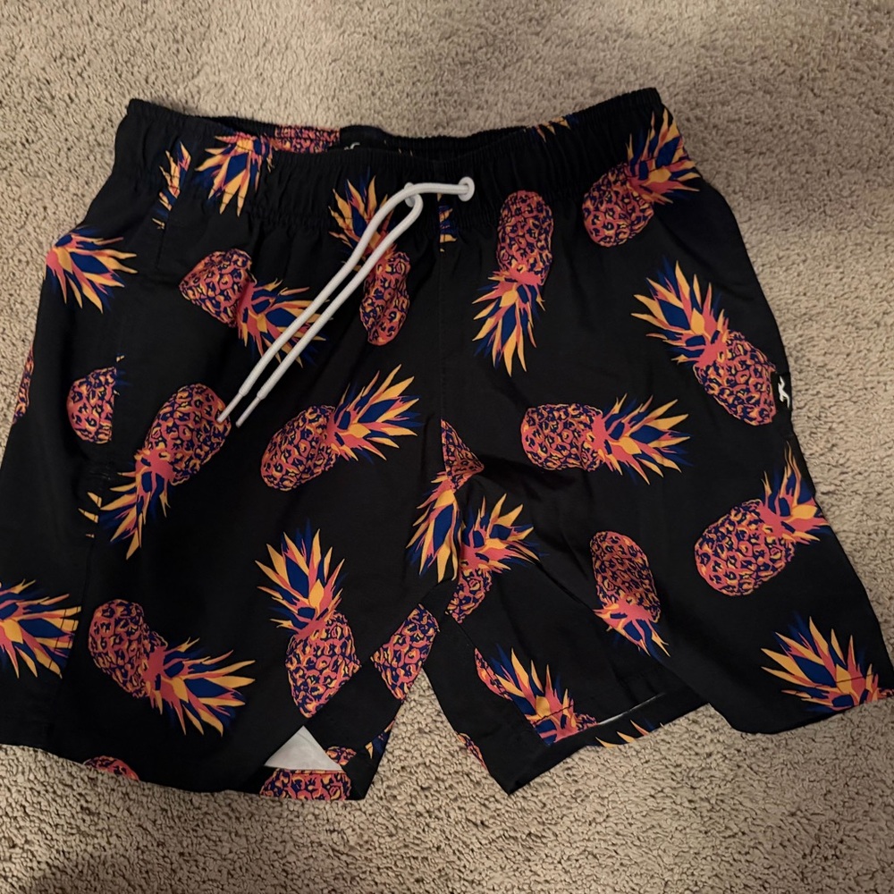 Hollister Print Men's Swim Shorts - Black and Orange